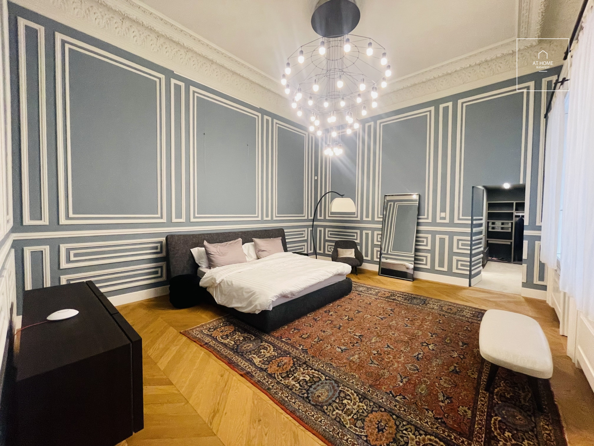 Representative luxury property for rent in Budapest VI. district