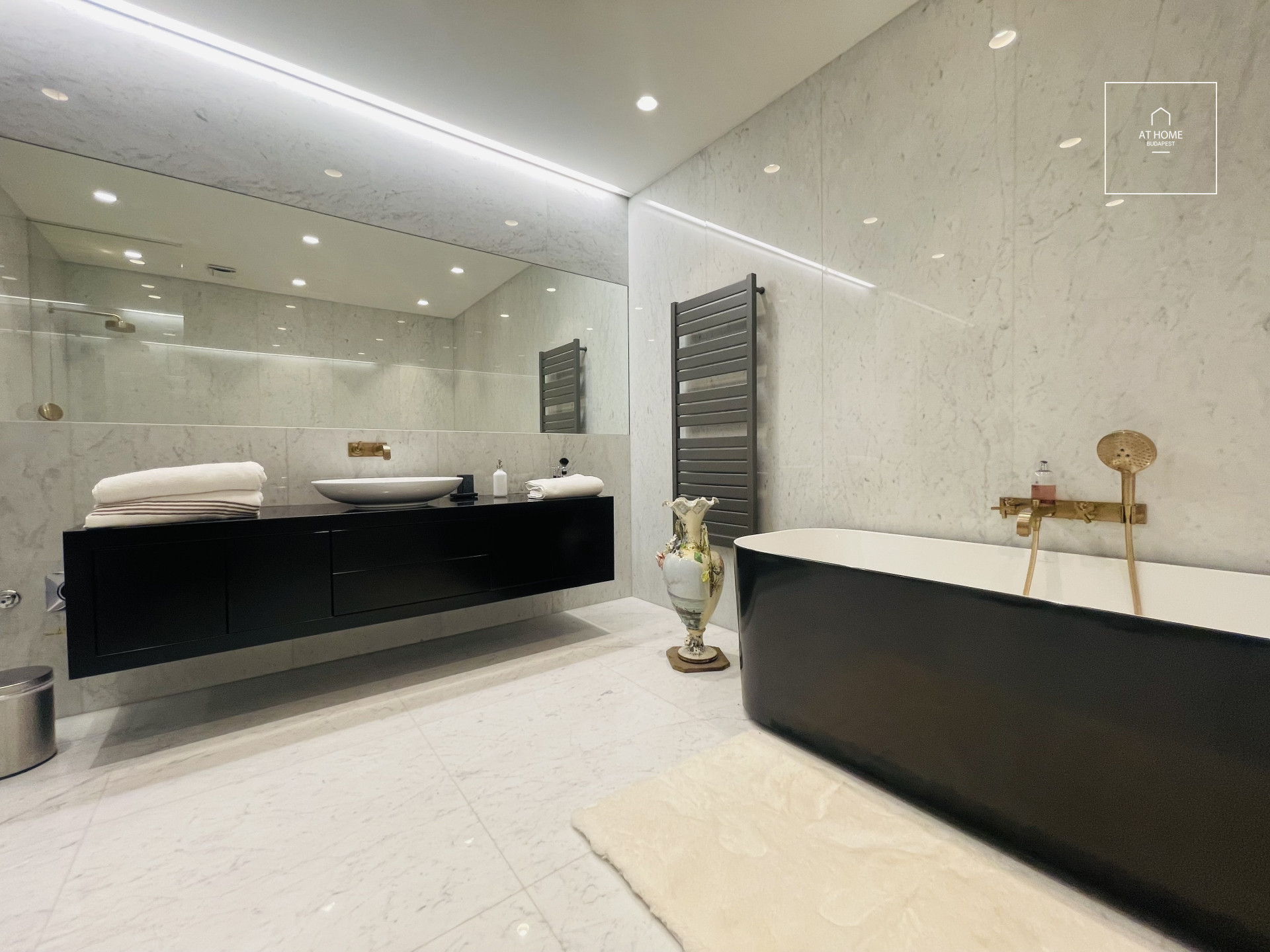 Representative luxury property for rent in Budapest VI. district