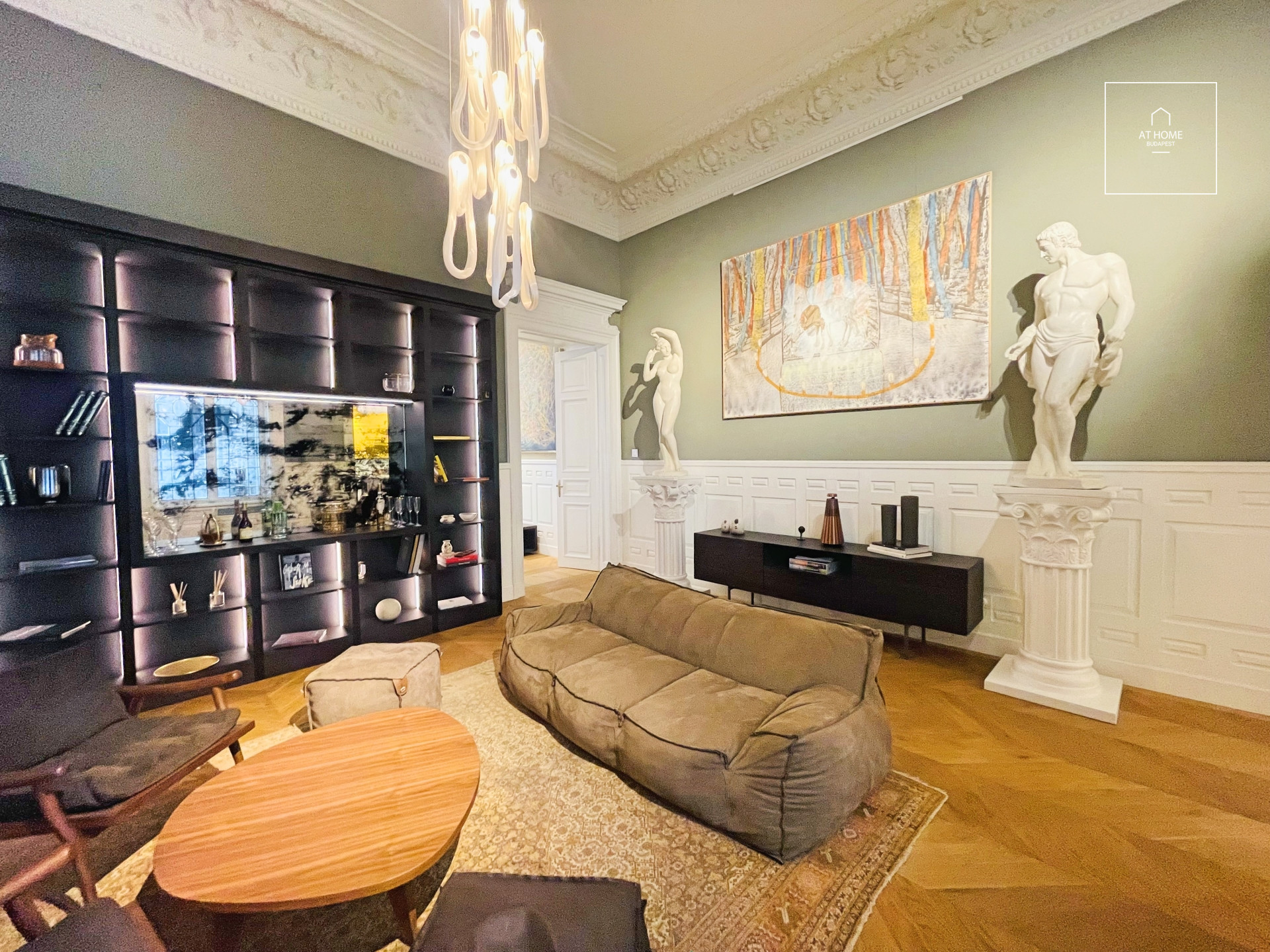 Representative luxury property for rent in Budapest VI. district