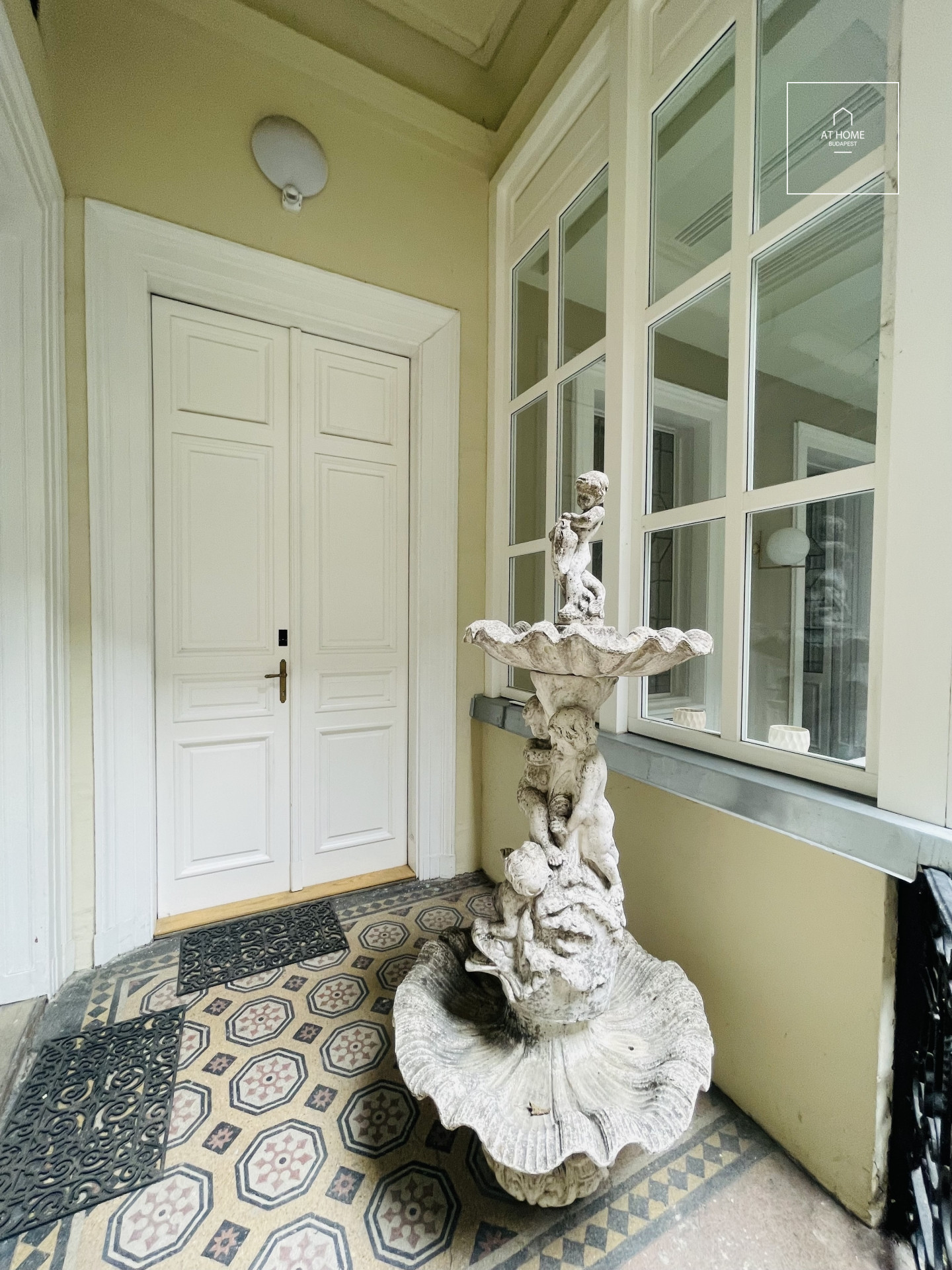 Representative luxury property for rent in Budapest VI. district