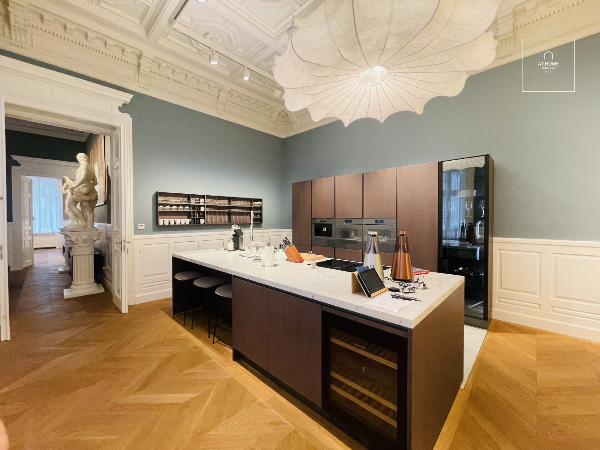 Representative luxury property for rent in Budapest VI. district