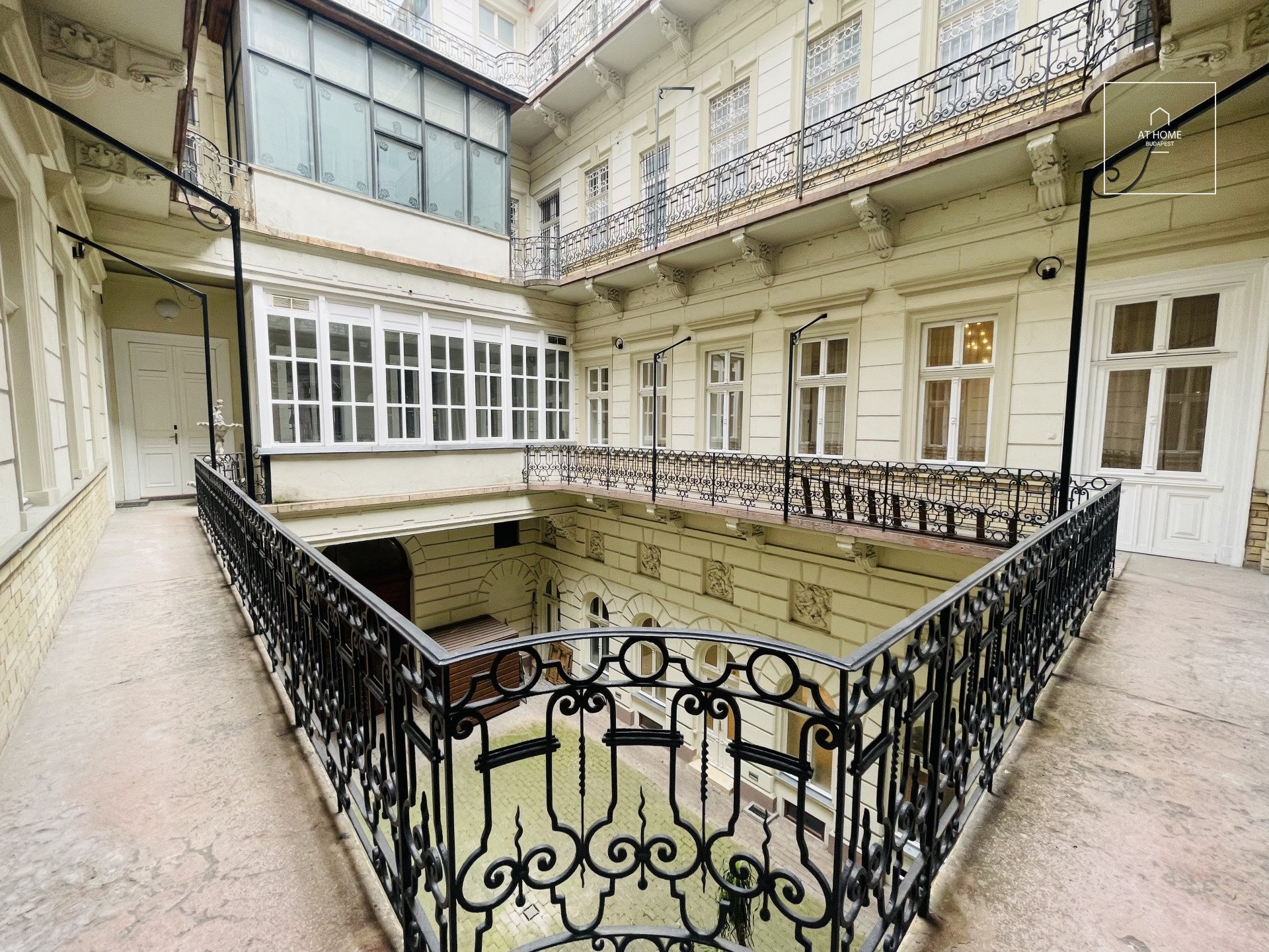 Representative luxury property for rent in Budapest VI. district