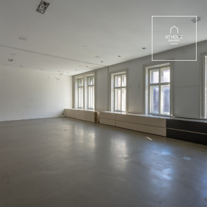 Apartment for rent with a large space, also excellent for an office, Budapest VI. district close to Erzsébet square and Andrassy boulevard