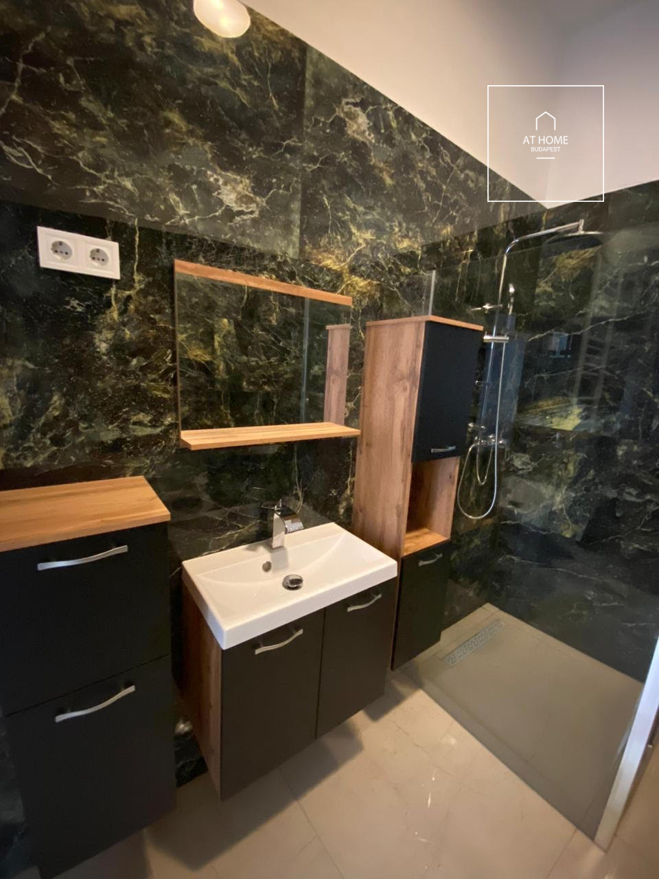 Two-bedroom apartment in the city center for rent, Budapest, district 5 Downtown