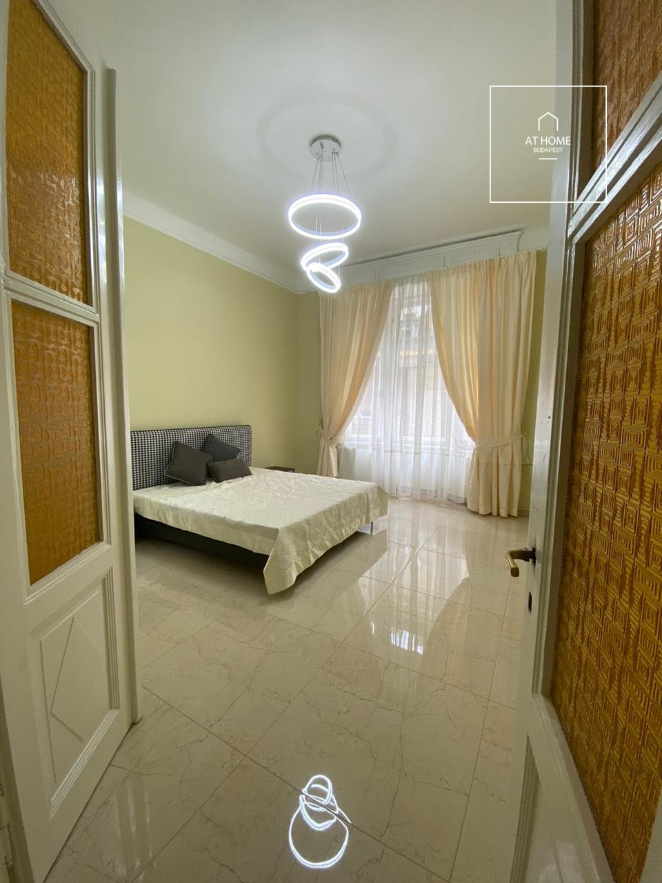 Two-bedroom apartment in the city center for rent, Budapest, district 5 Downtown