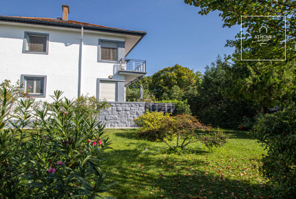 Renovated 3-bedroom apartment with terrace Budapest 2nd district Rózsadomb