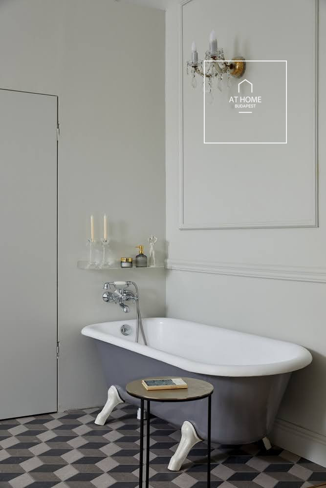 Two-bedroom elegant apartment in Budapest\'s 6th district, Terézváros.