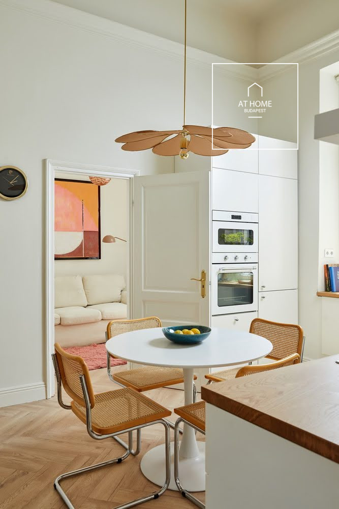 Two-bedroom elegant apartment in Budapest\'s 6th district, Terézváros.