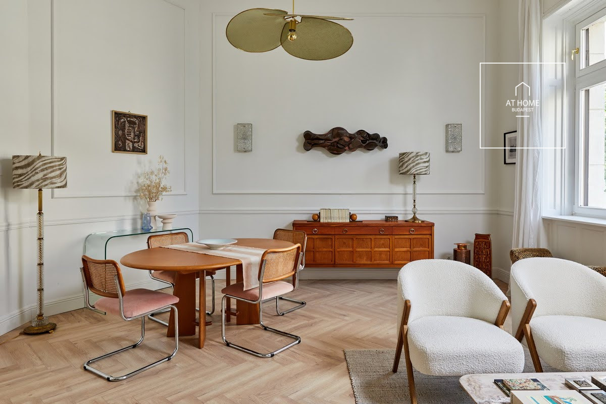 Two-bedroom elegant apartment in Budapest\'s 6th district, Terézváros.