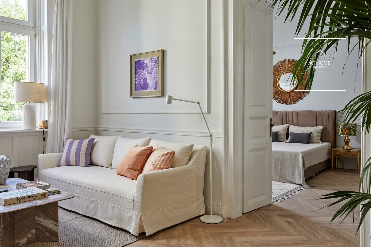 Two-bedroom elegant apartment in Budapest\'s 6th district, Terézváros.