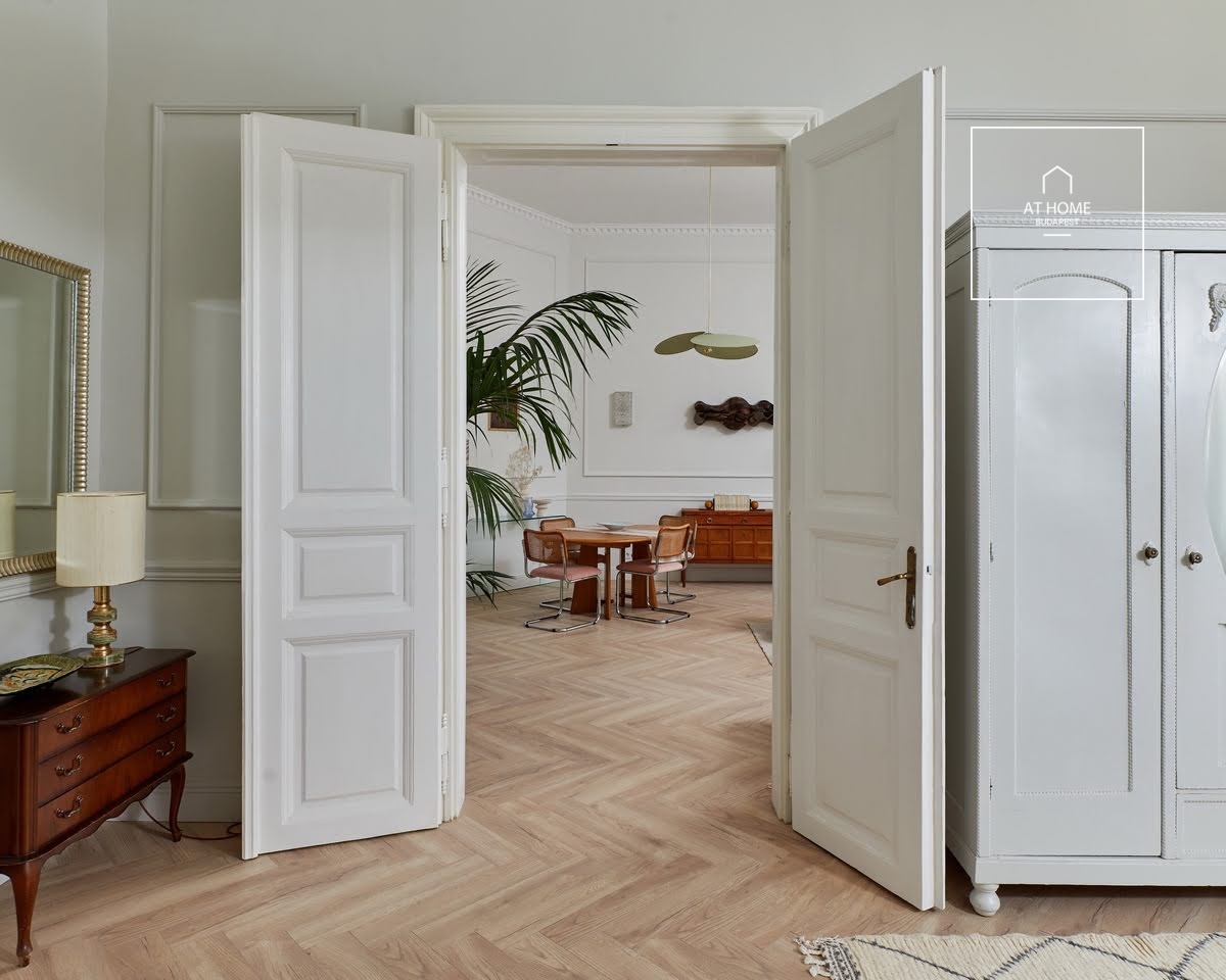 Two-bedroom elegant apartment in Budapest\'s 6th district, Terézváros.