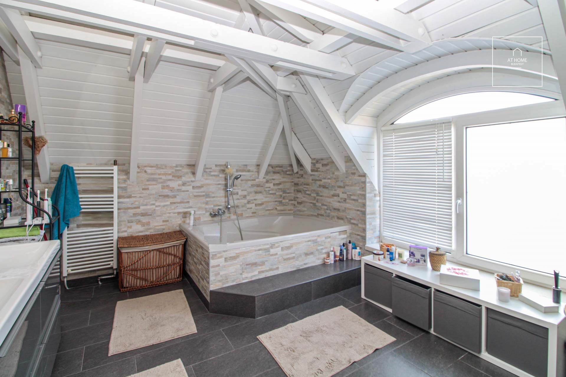 Lovely, 2 level apartment with pool and garden access Budapest 2nd district