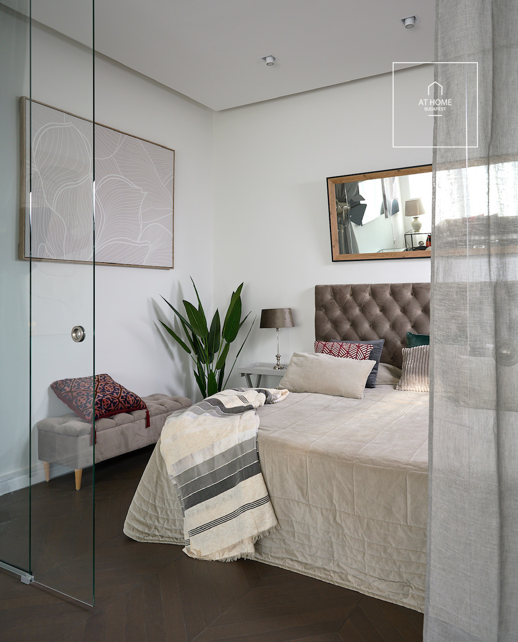 A studio apartment is available for rent  in 2nd district of Budapest ,  Országút