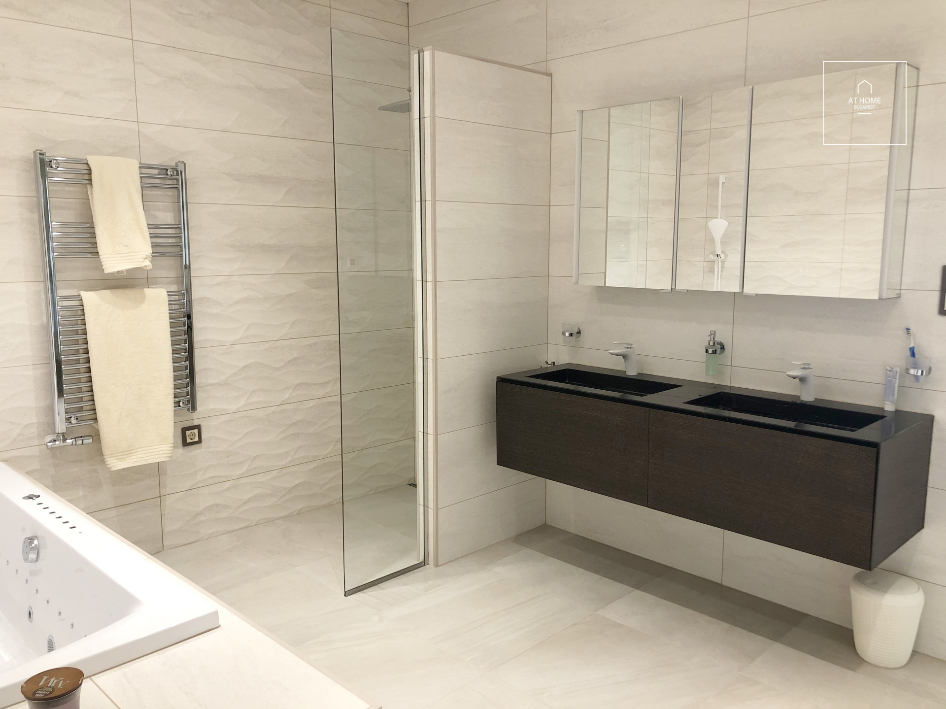 Exclusive luxury apartment for rent in Budapest, District XIII, Vizafogó.