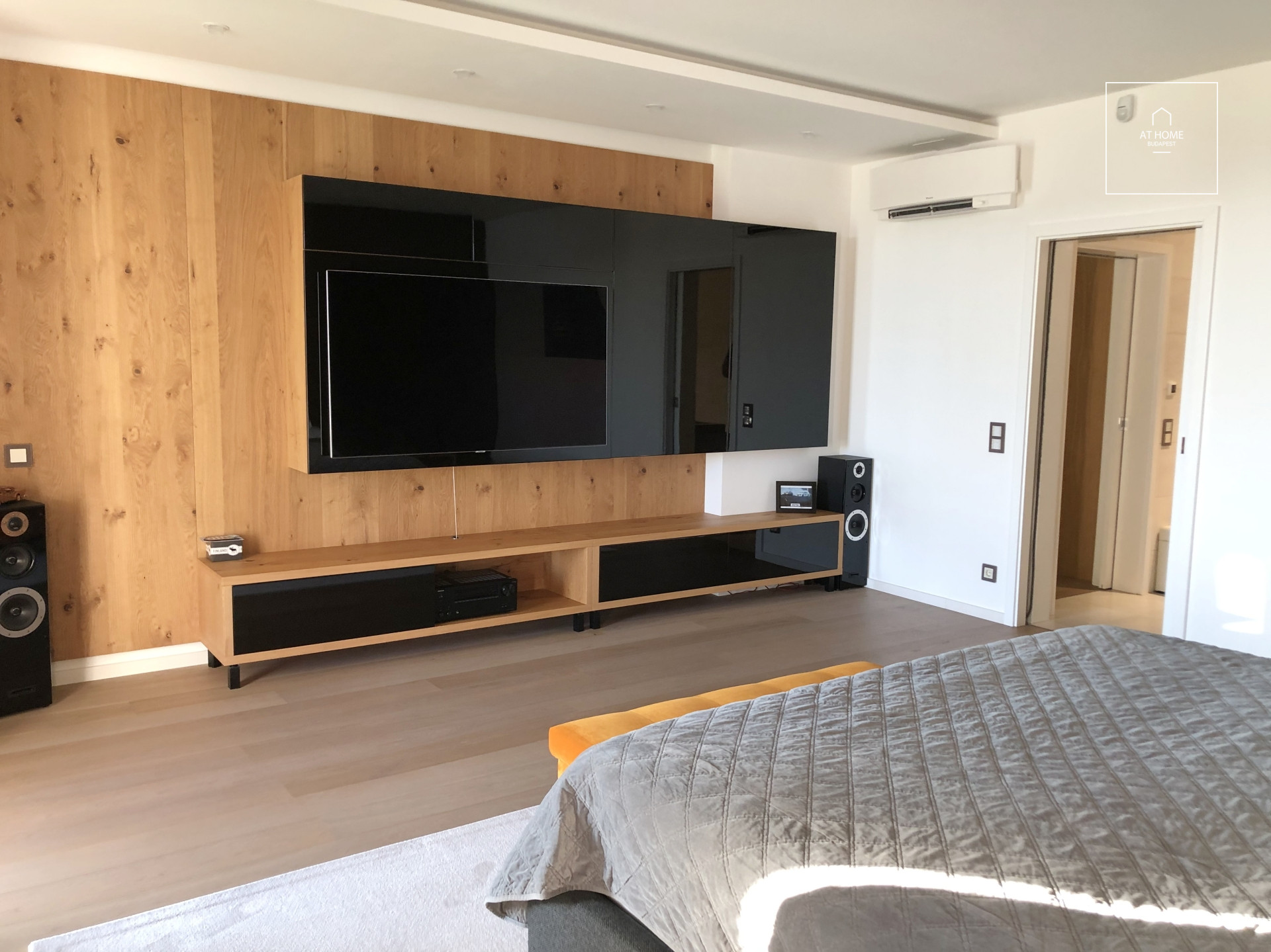 Exclusive luxury apartment for rent in Budapest, District XIII, Vizafogó.