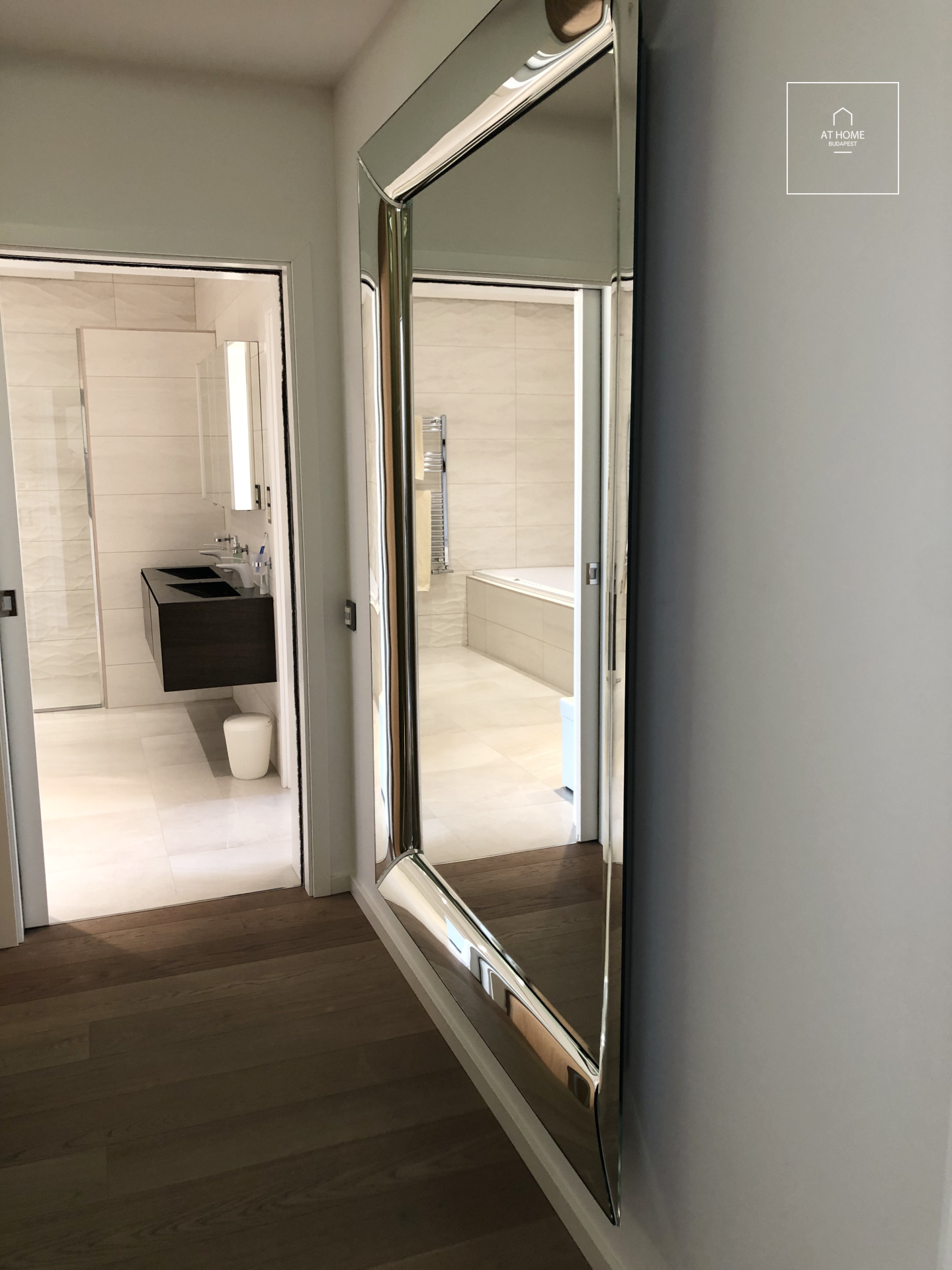 Exclusive luxury apartment for rent in Budapest, District XIII, Vizafogó.