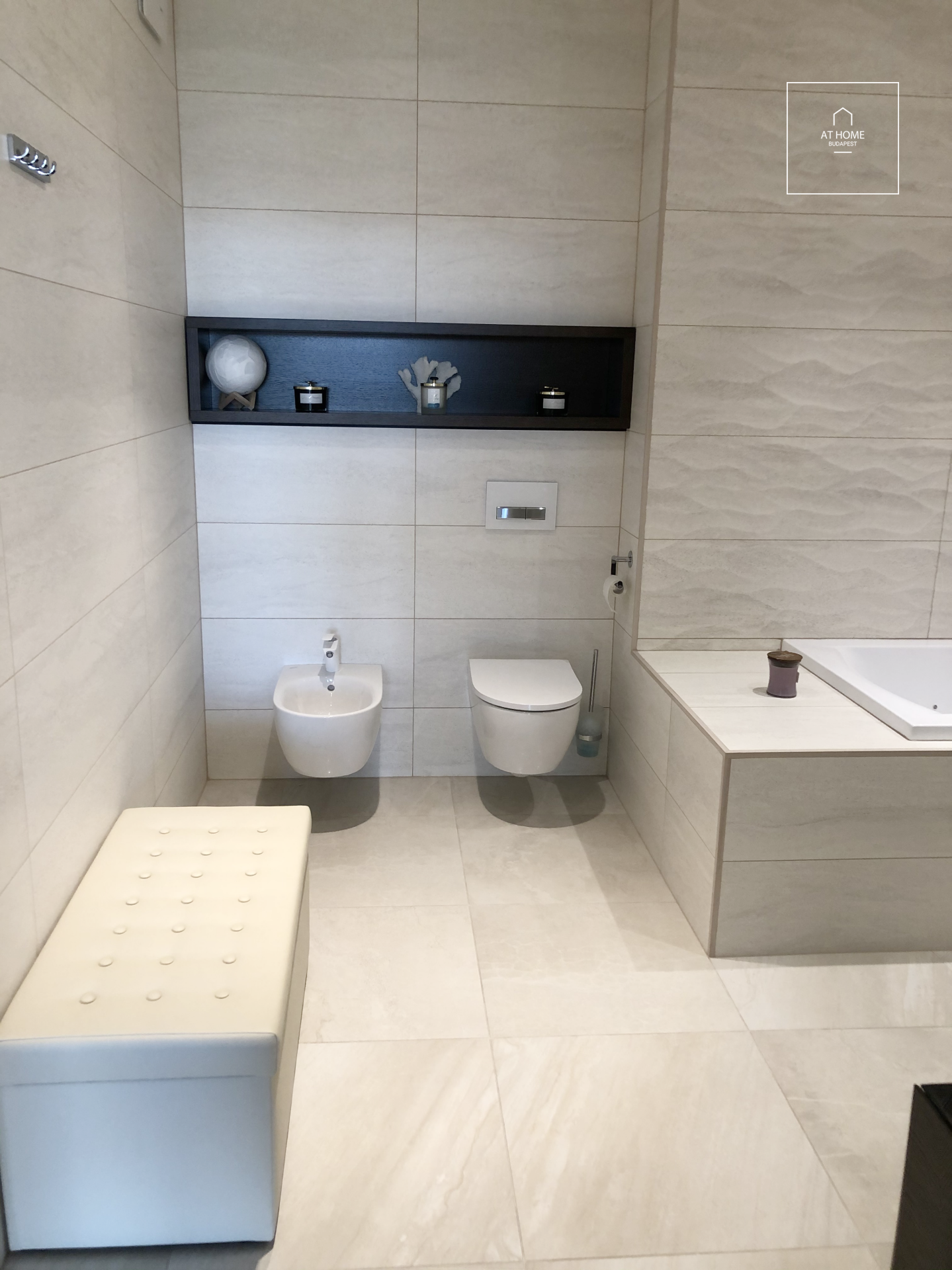 Exclusive luxury apartment for rent in Budapest, District XIII, Vizafogó.