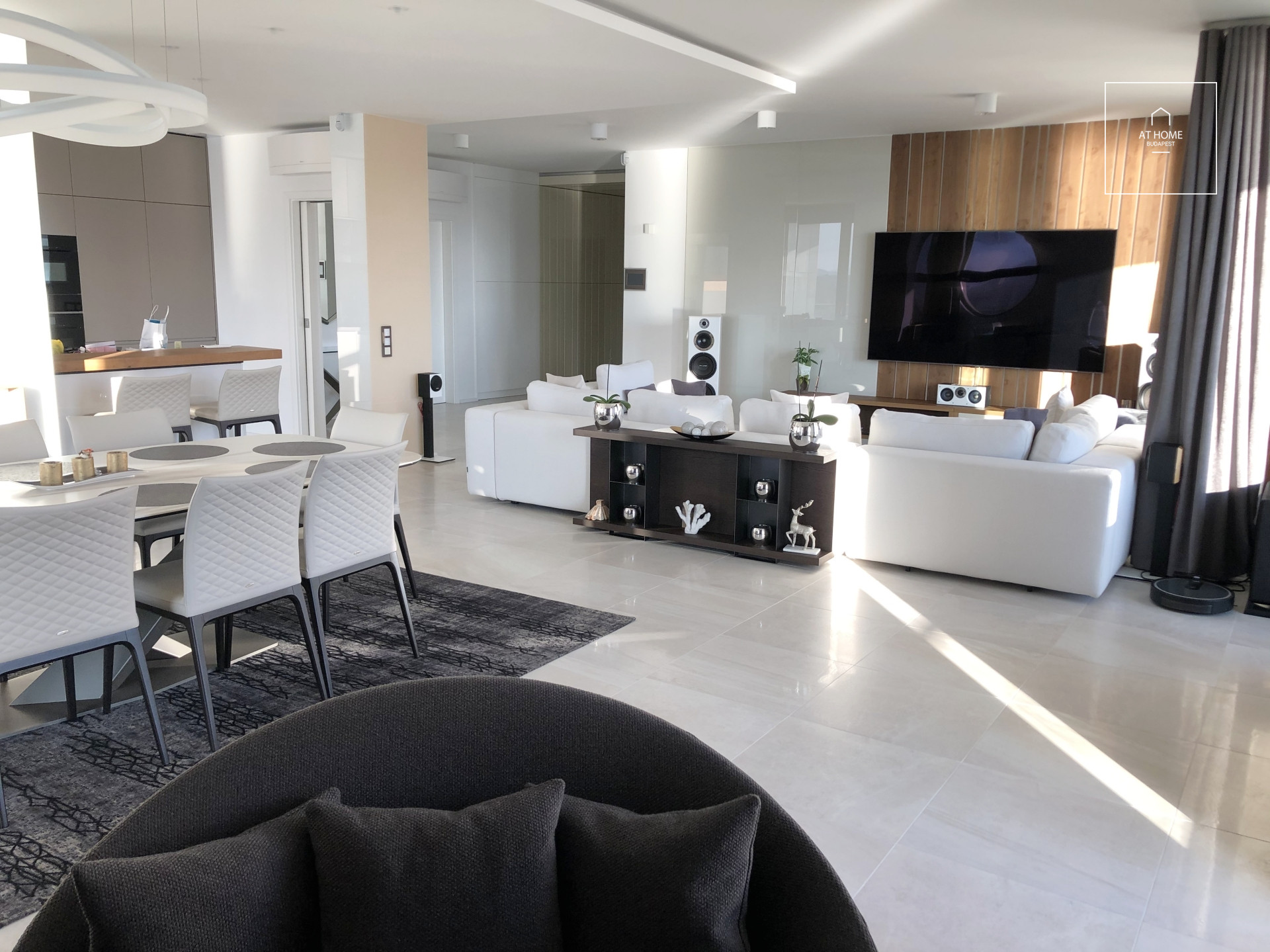 Exclusive luxury apartment for rent in Budapest, District XIII, Vizafogó.