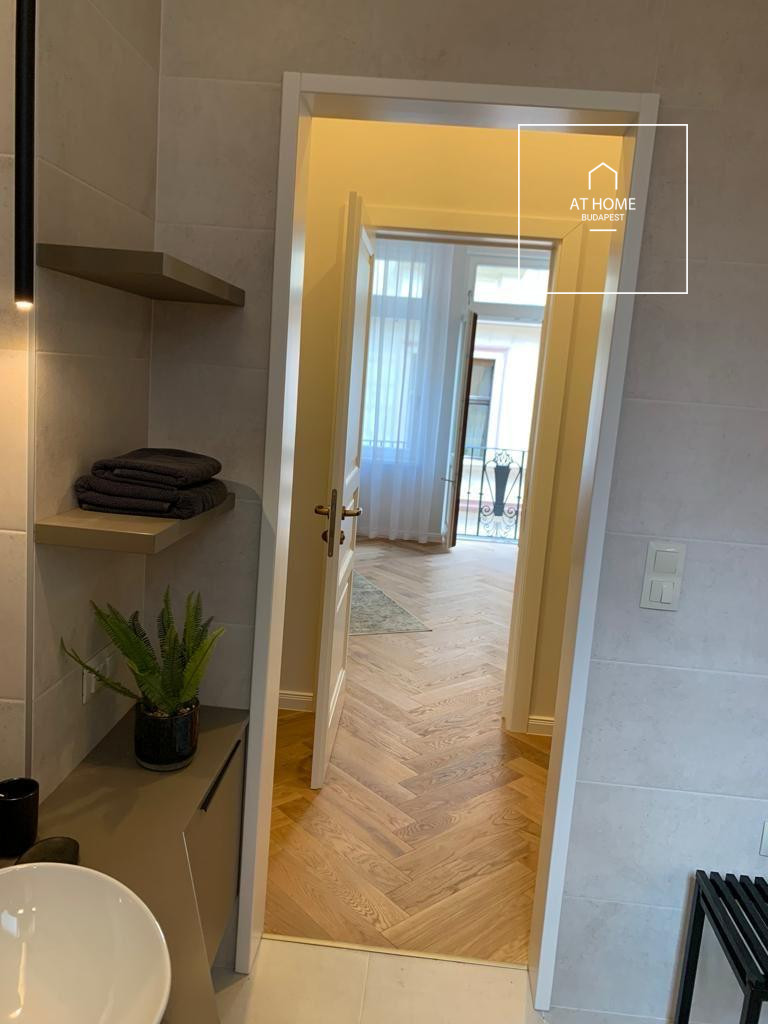 Premium three-bedroom apartment available for rent in the city center Budapest 5th district