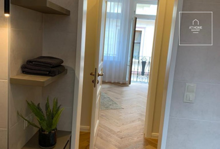 Premium three-bedroom apartment available for rent in the city center Budapest 5th district