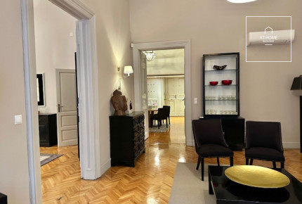 Renovated two-bedroom apartment available for rent in the 6th district of Budapest, Terézváros.