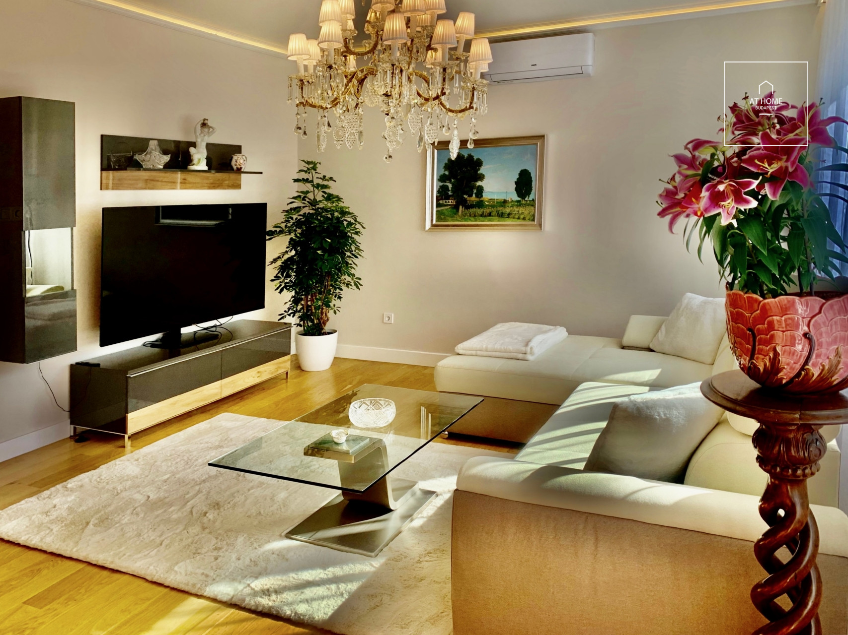 Three-bedroom luxury apartment in the 6th district of Budapest, Terézváros