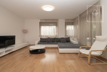 Sunny, three-bedroom apartment for rent in the 2nd district of Budapest, Zöldmál.