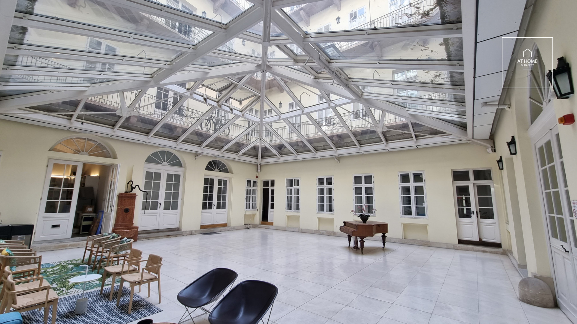 Luxurious apartment with two bedrooms in the V. district, Lipótváros for rent
