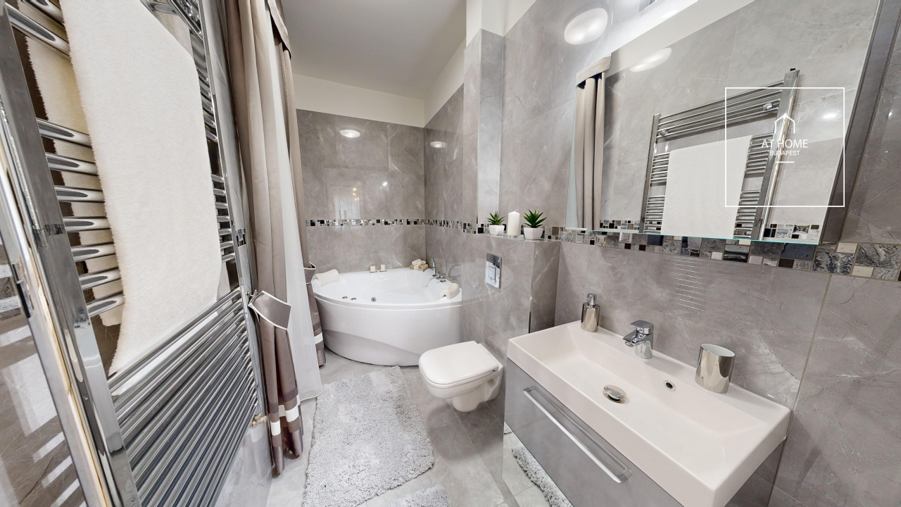 Three-bedroom luxury apartment in the 5th district of Budapest, Downtown