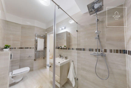 Three-bedroom luxury apartment in the 5th district of Budapest, Downtown
