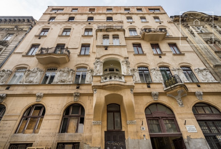 Two-bedroom Luxuriously refurbished classical apartment for rent in Budapest, 6th district, Terézváros