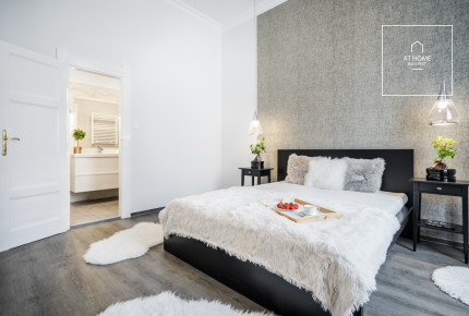 Two-bedroom Luxuriously refurbished classical apartment for rent in Budapest, 6th district, Terézváros