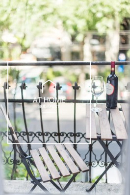 Refurbished classical apartment for sale in the 6th district of Budapest, Terézváros.