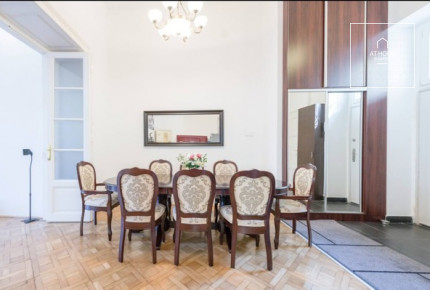 Refurbished classical apartment for sale in the 6th district of Budapest, Terézváros.