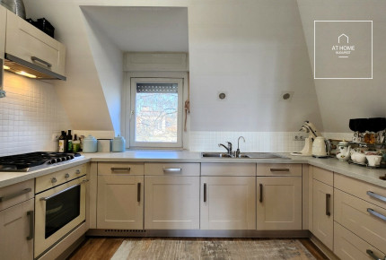 Luxuriously refurbished villa apartment with garden connection in the 12th district of Budapest, Svábhegy