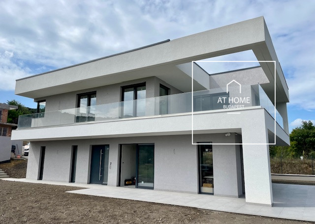 Newly built, garden-connected panoramic detached house for sale in the 2/A district of Budapest, Budaliget