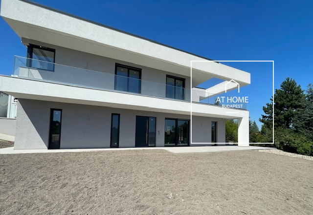 Newly built, garden-connected panoramic detached house for sale in the 2/A district of Budapest, Budaliget