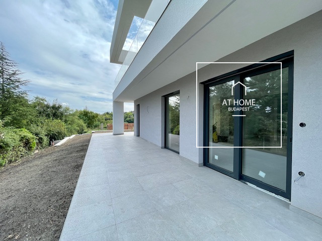 Newly built, garden-connected panoramic detached house for sale in the 2/A district of Budapest, Budaliget