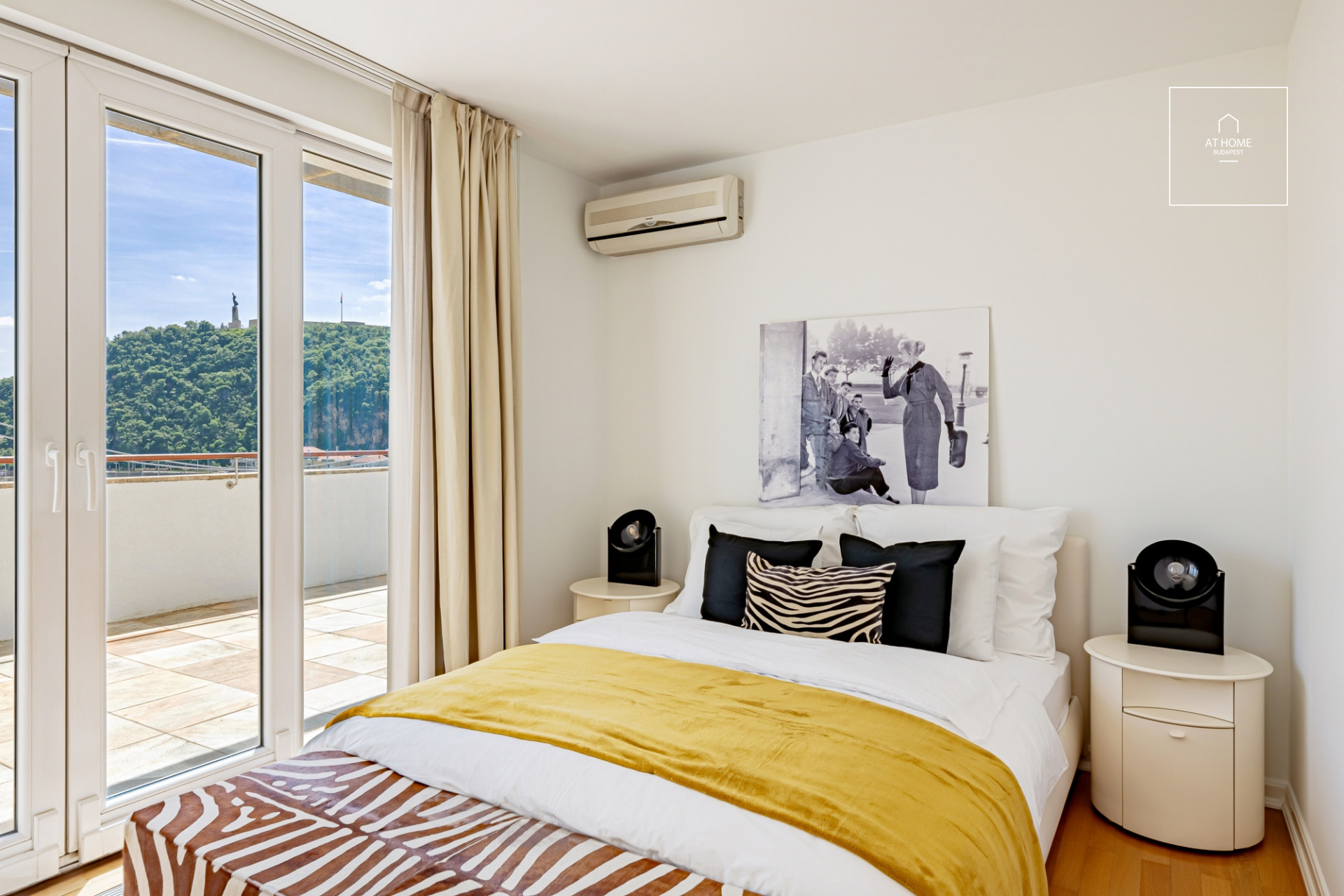 Premium penthouse apartment for rent in the 5th district of Budapest, Downtown