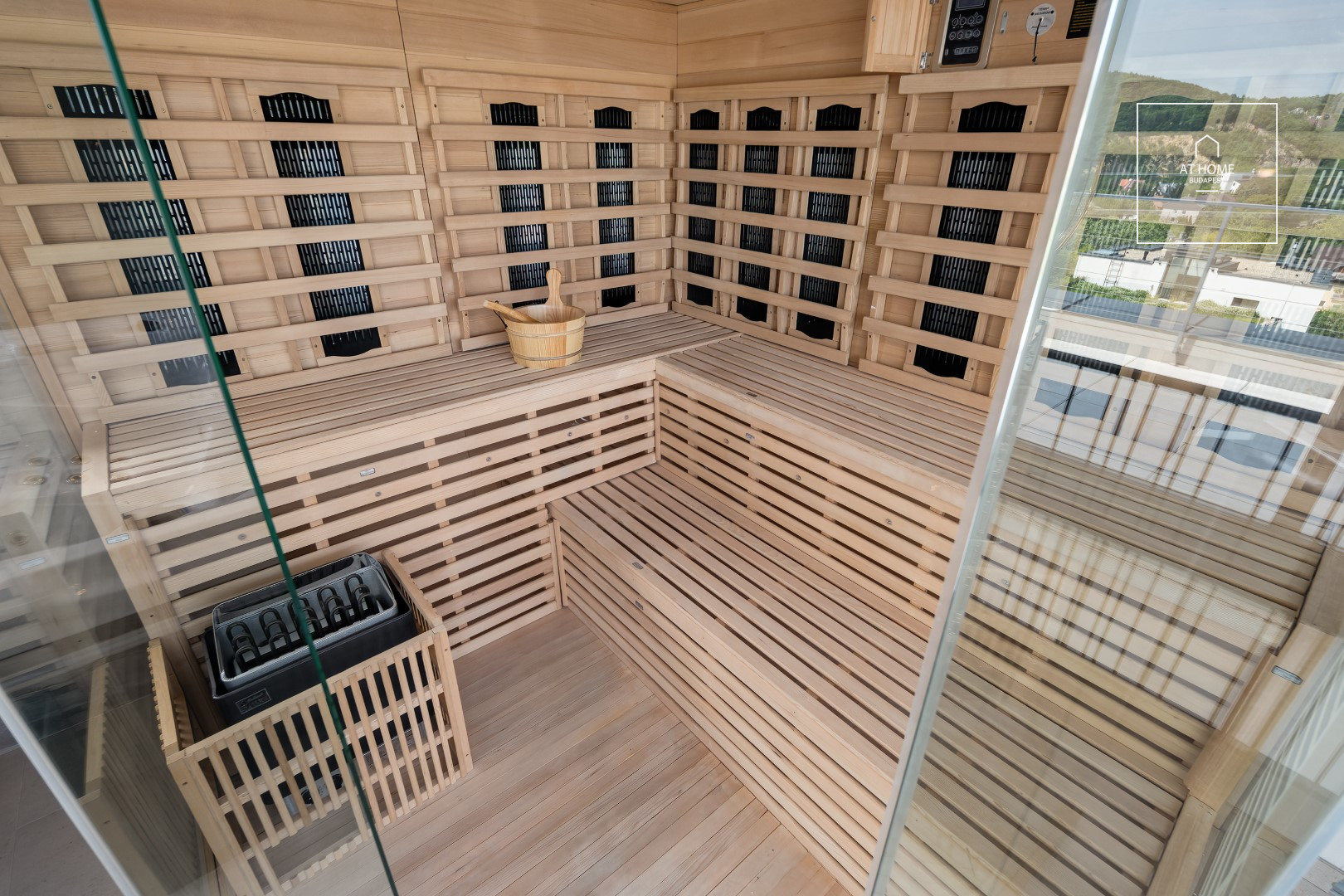 A newly built, panoramic luxury family house is for sale in the 2nd district of Budapest, Zöldmál