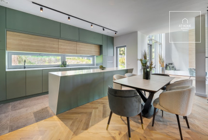 A newly built, panoramic luxury family house is for sale in the 2nd district of Budapest, Zöldmál