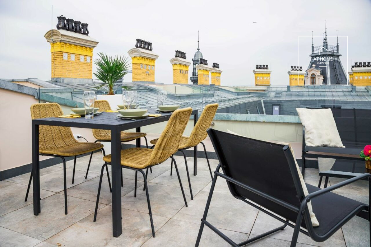 Luxury Apartment for Rent in an Elegant Neo-Renaissance Palace in the 6th Distric of Budapest, Terézváros