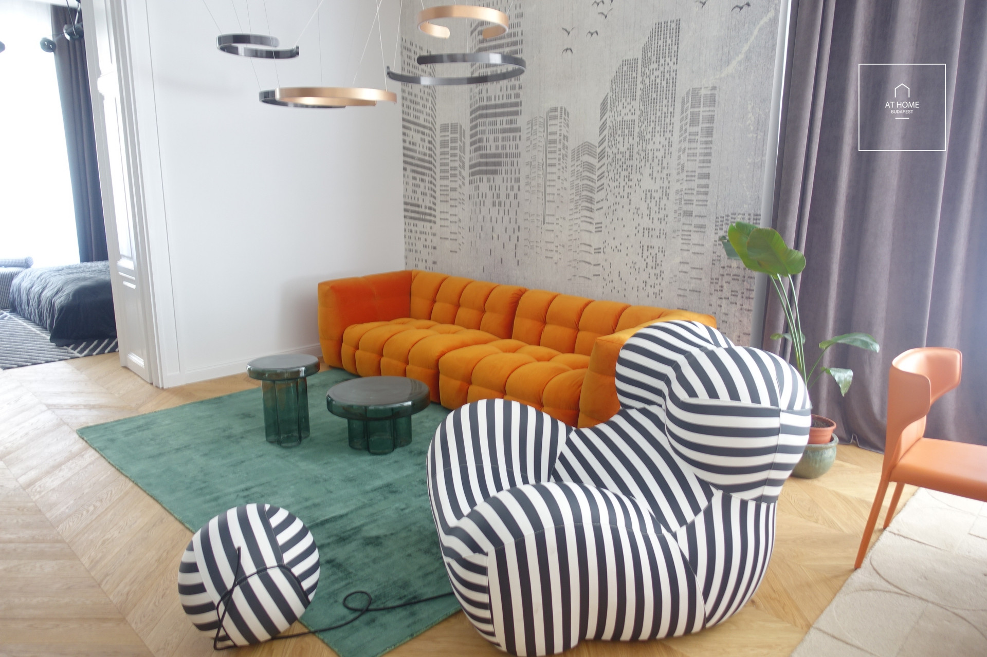 Exclusive, Fully Renovated Luxury Apartment in the Heart of Budapest\'s 5th District