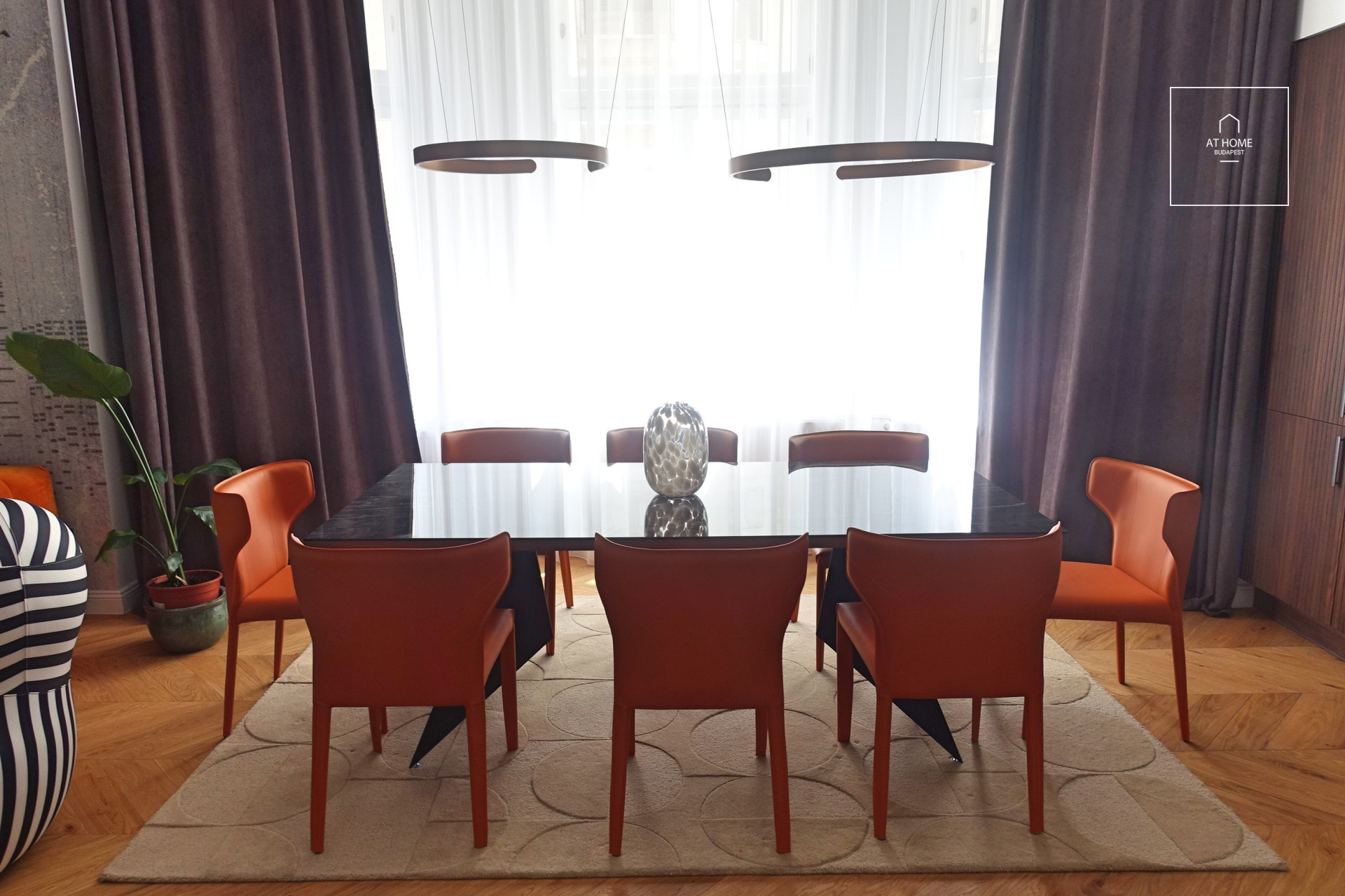 Two-bedroom luxury apartment in the 5th district