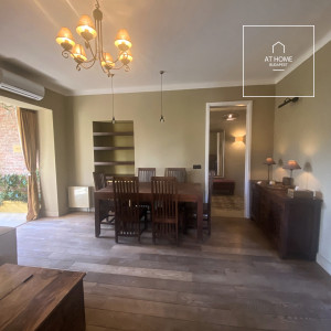Renovated three-bedroom apartment for rent in Budapest, District I, Naphegy