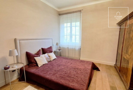 Renovated three-bedroom apartment for rent in Budapest, District I, Naphegy