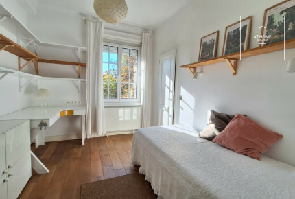 Renovated three-bedroom apartment for rent in Budapest, District I, Naphegy