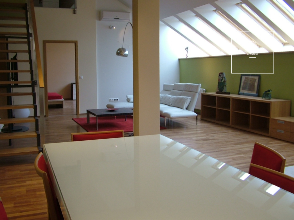 Two-story renovated apartment for rent in Budapest, District VI, Terézváros