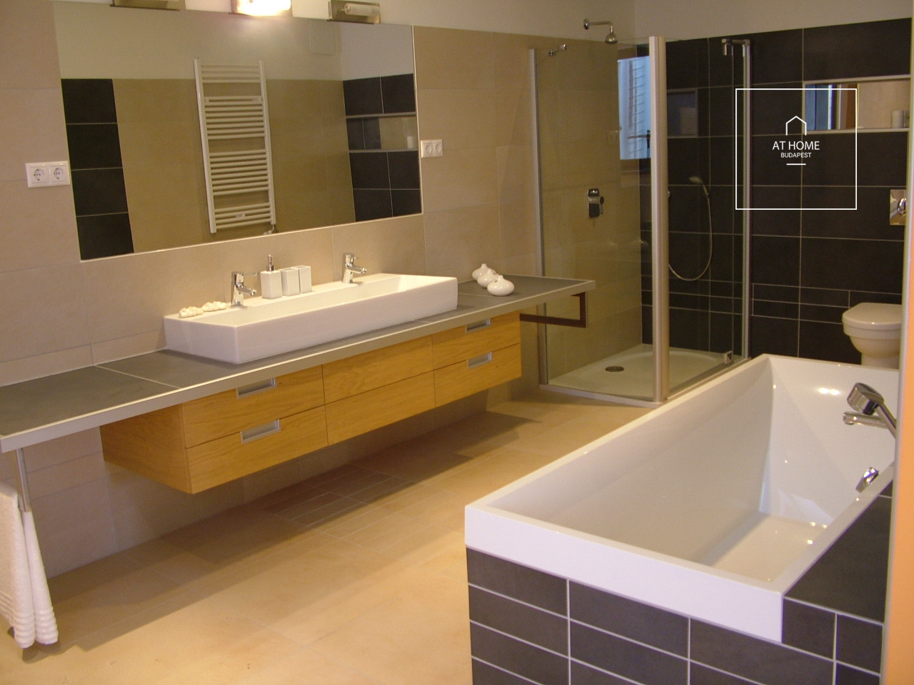 Two-story renovated apartment for rent in Budapest, District VI, Terézváros