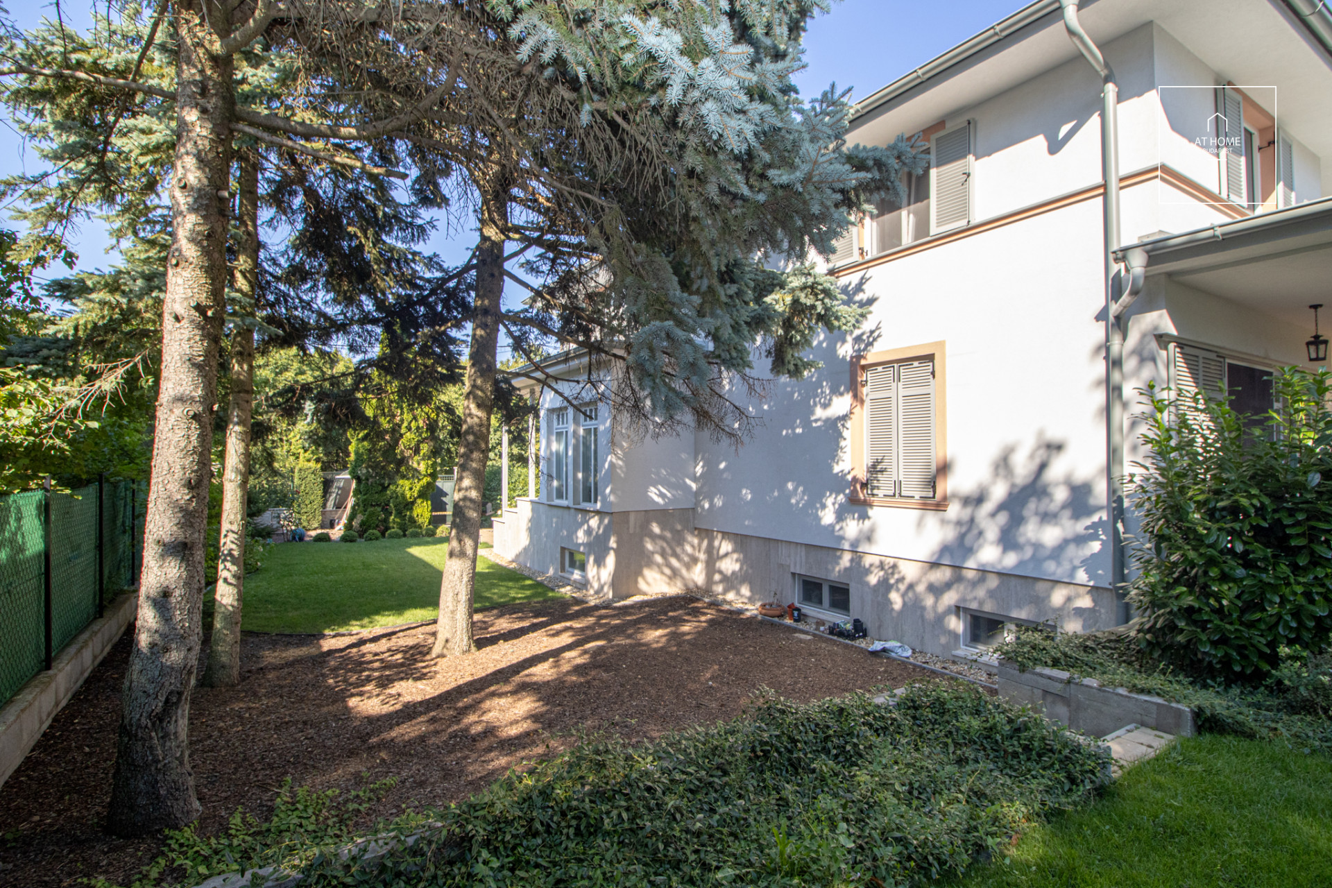 Newly built three-story premium villa for rent in the 12th district of Budapest, Normafa